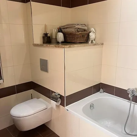 Spacious With The Balcony In Heart Of Apartamento Mónaco