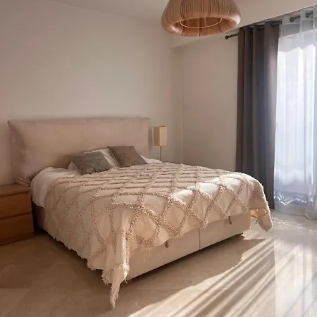 Spacious With The Balcony In Heart Of Appartement